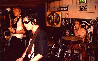 Holly Tree, extinta banda paulista que abriu o show do Lurkers em Caçapava (SP), em novembro de 2002