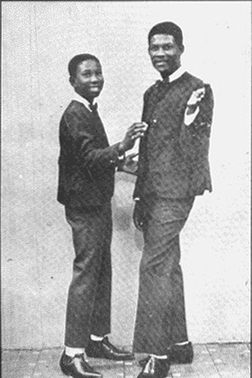 Fitzroy “Ernest” Wilson e Peter Austin no início da carreira em foto promocional para um de seus lançamentos em disco